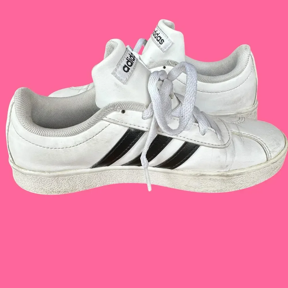 Adidas Sneakers Kids Size 2.5 White Black Classic Athletic Shoe Play Walk School